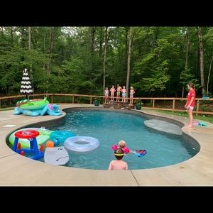 Meet your Posher, Pam